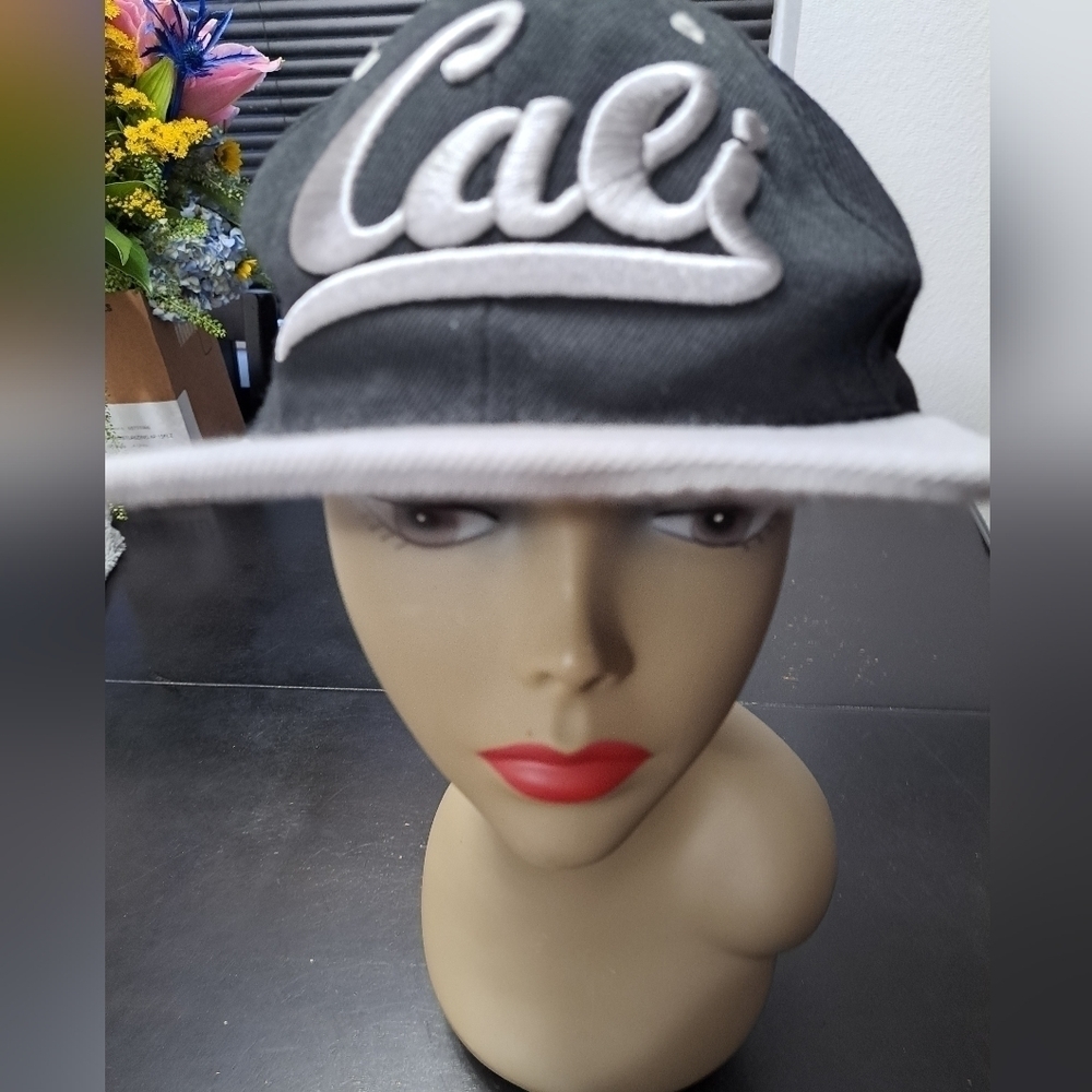 Cali Embroidered Black & Gray Snapback Cap
